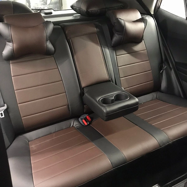 Чехлы на задние сиденья Хендай из черной экокожи с коричневой вставкой