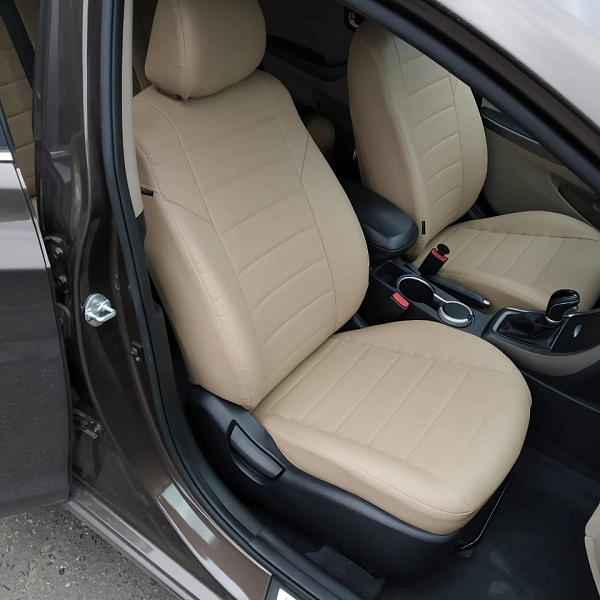 Чехлы на передние сиденья Hyundai из белой экокожи с горизонтальной прострочкой